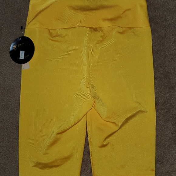 🌻5/25🌻Gold Biker Shorts - Picture 3 of 3